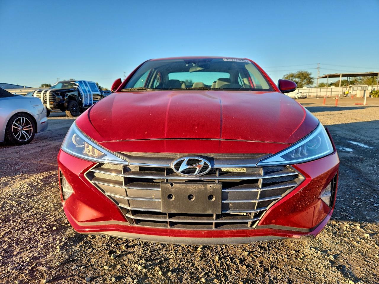 2020 Hyundai Elantra Se - Image 5
