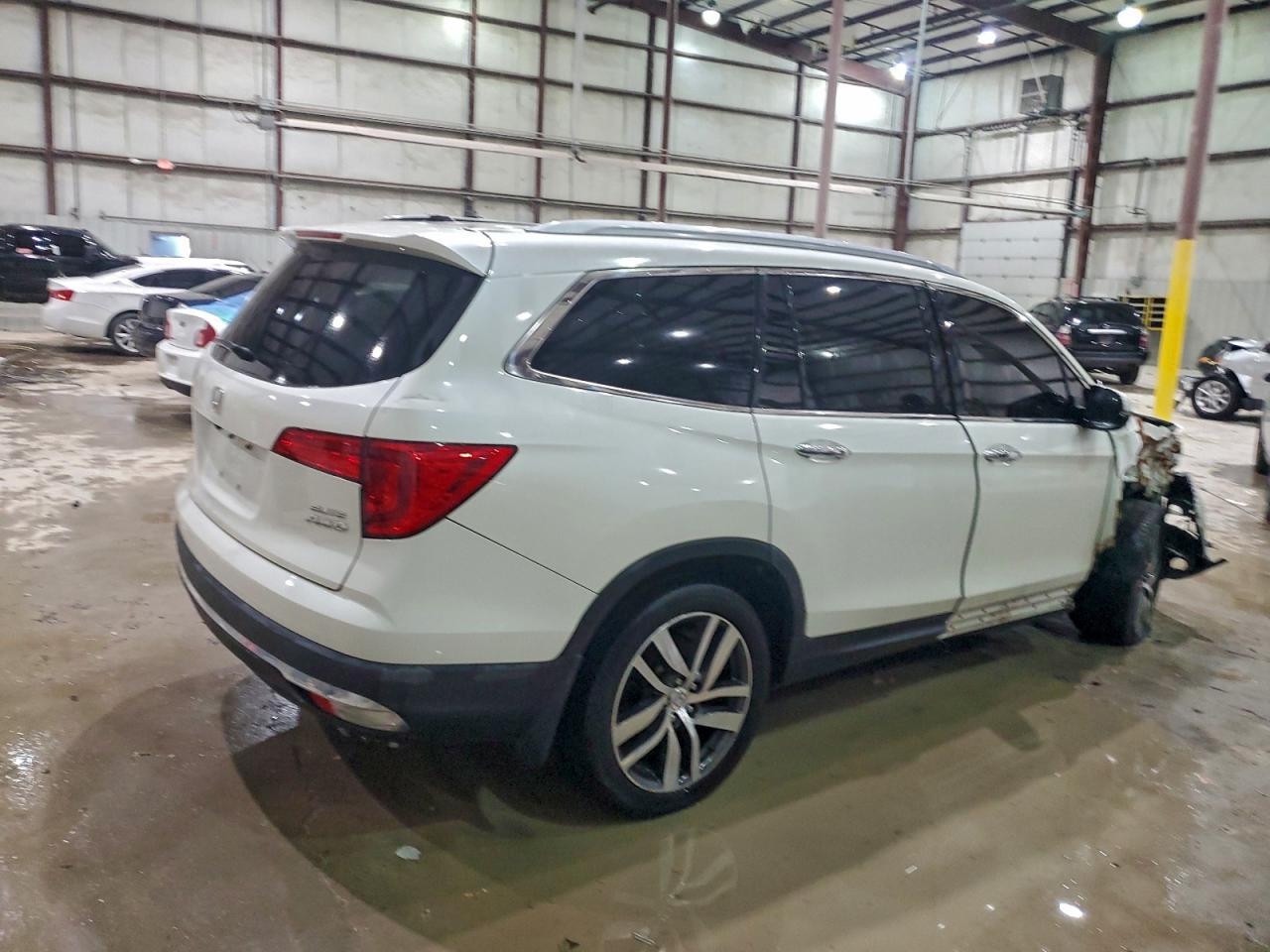 2017 Honda Pilot Elite - Фото 3