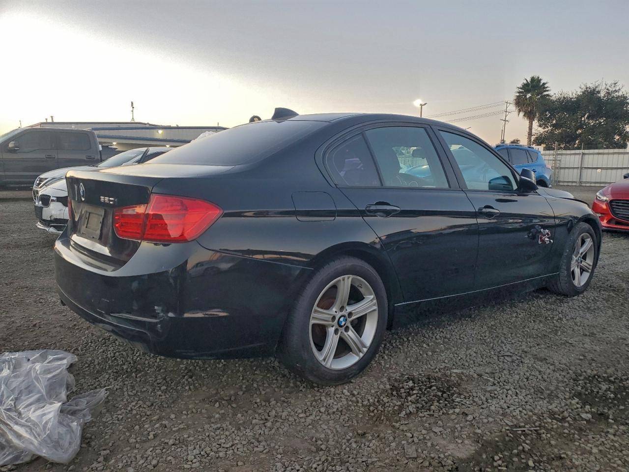 2014 BMW 320 I - Фото 3