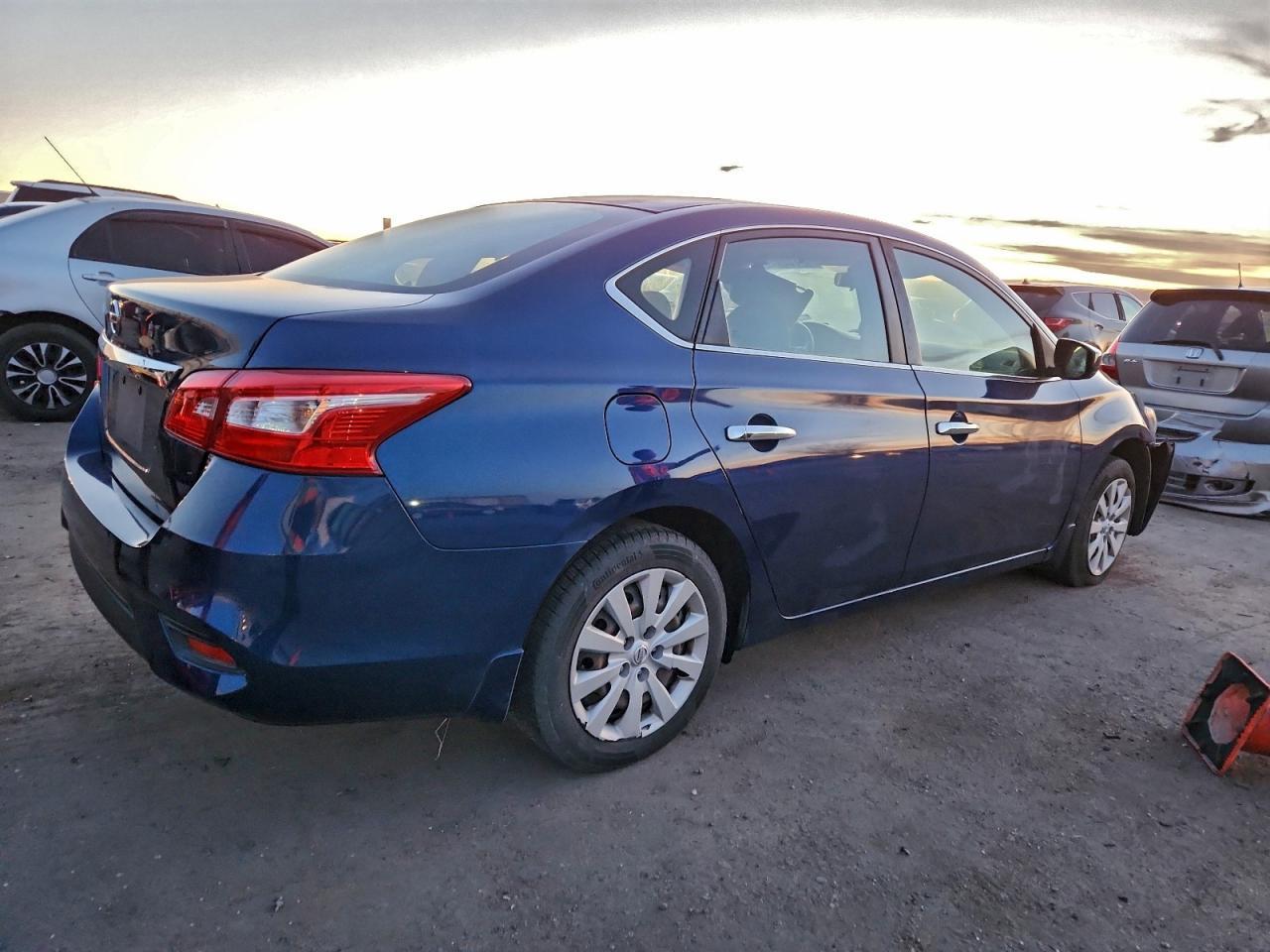 2017 Nissan Sentra S - Фото 3