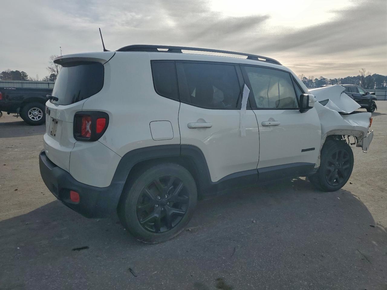 2018 Jeep Renegade Latitude - Фото 3