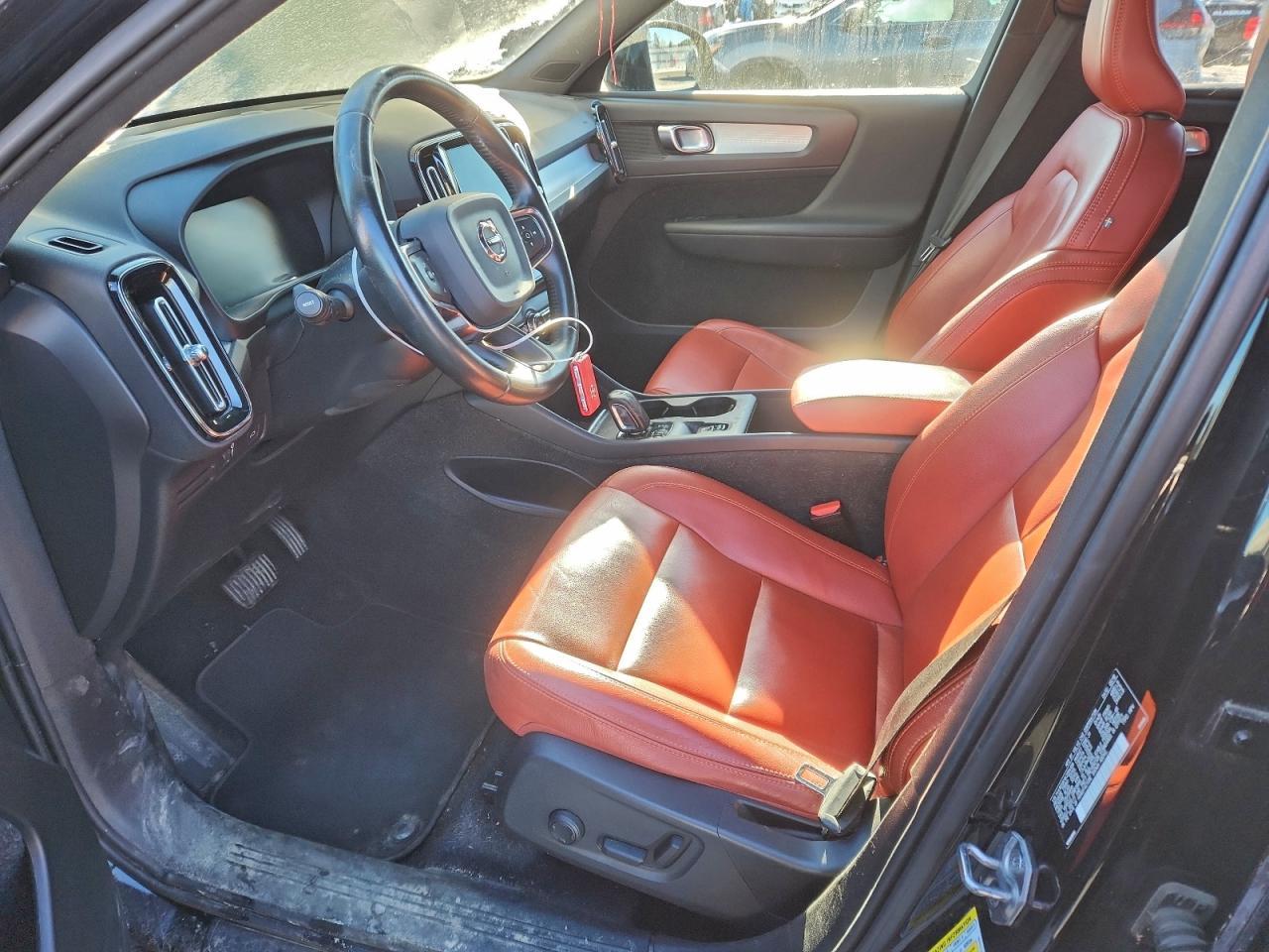 2019 Volvo Xc40 T5 Momentum - Image 7