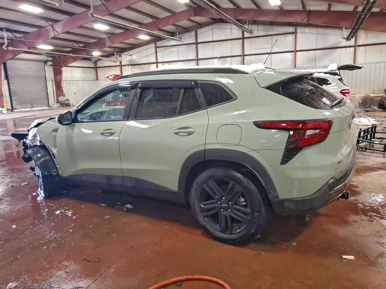 2025 Chevrolet Trax Activ - Image 2