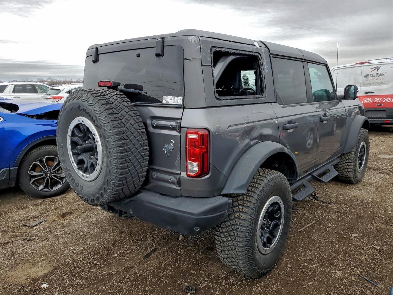 2023 Ford Bronco Base - Фото 3
