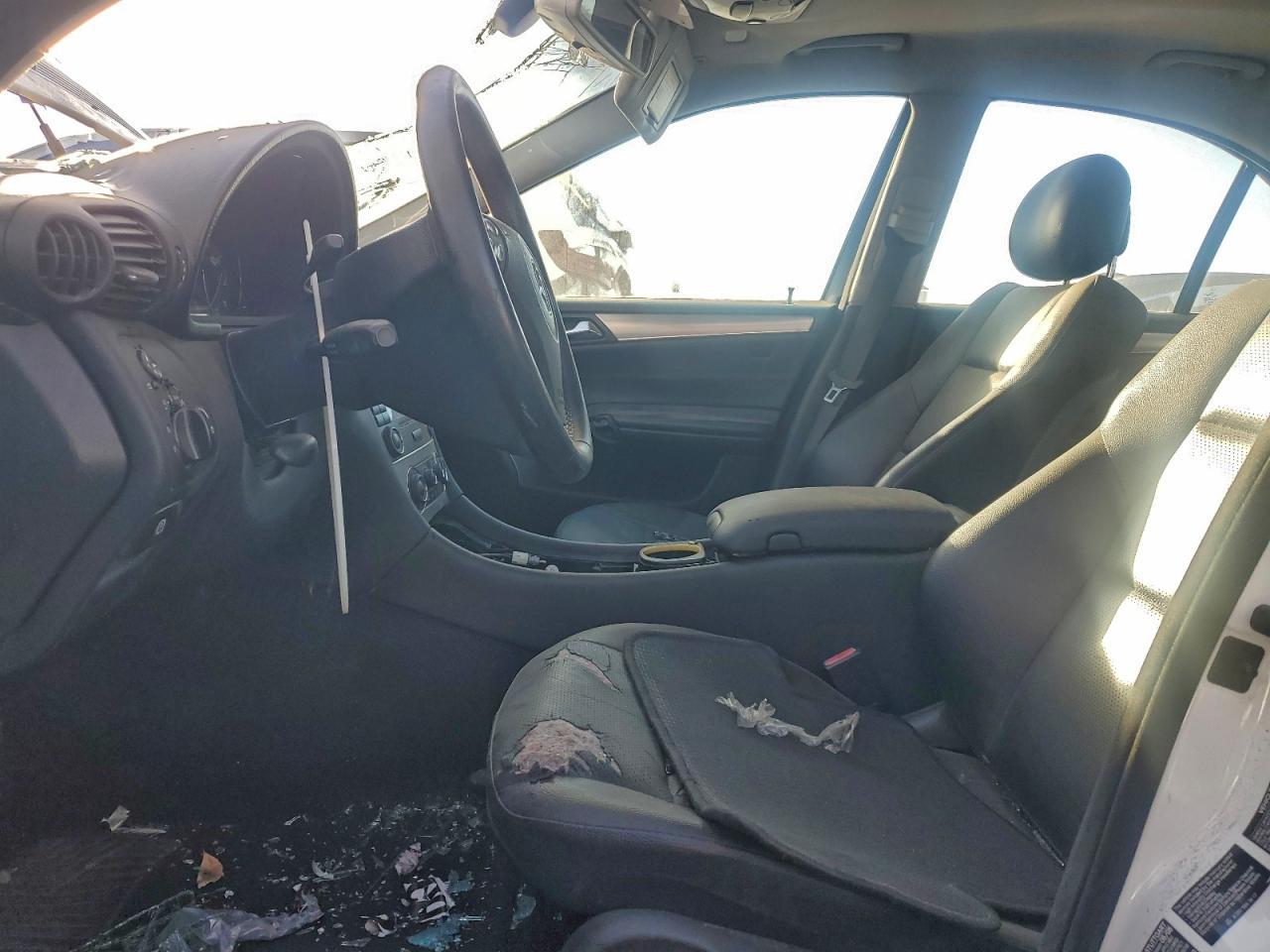 2005 Mercedes-Benz C 230K Sport Sedan - Фото 7