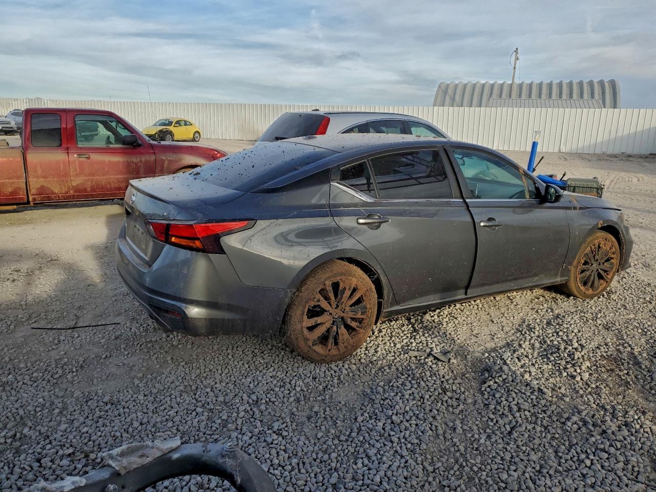 2020 Nissan Altima Sr - Фото 3