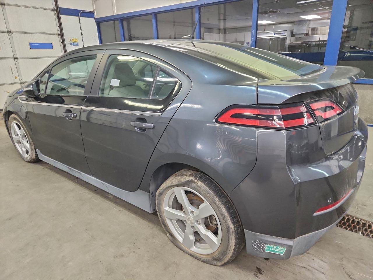 2013 Chevrolet Volt - Image 2