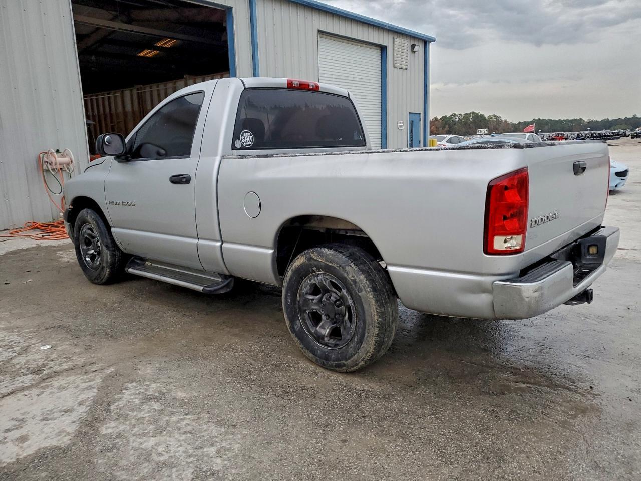 2004 Dodge Ram 1500 St - Фото 2