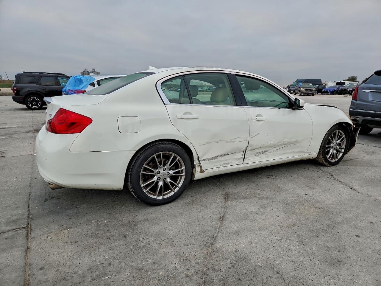 2012 Infiniti G37 Base - Image 3