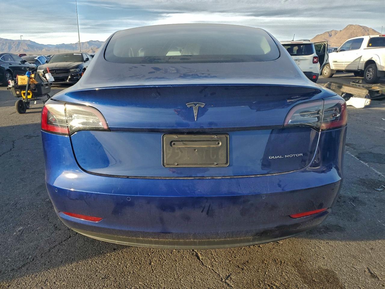 2021 Tesla Model 3 - Фото 6