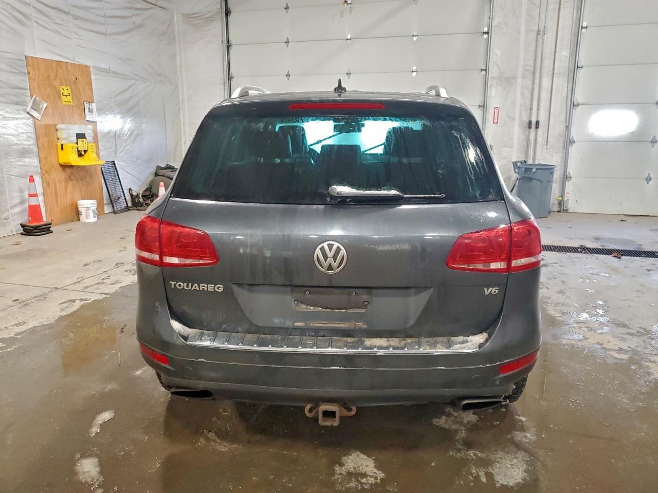 2011 Volkswagen Touareg V6 - Image 6
