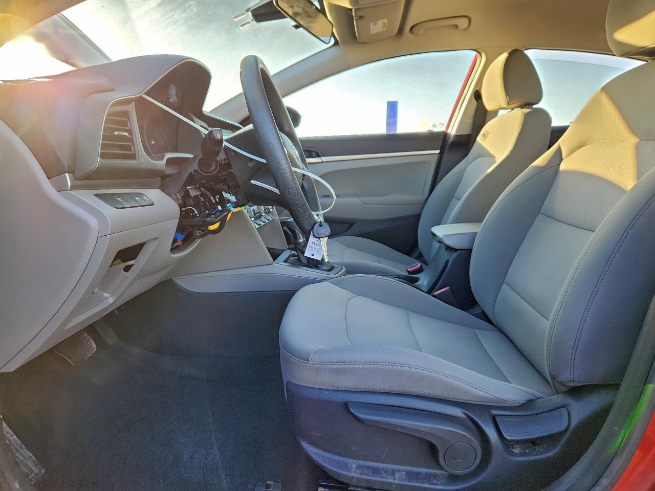 2020 Hyundai Elantra Se - Image 7