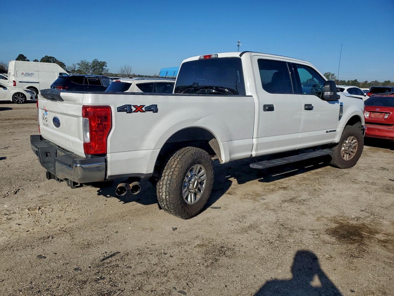 2019 Ford F250 Super Duty - Image 3