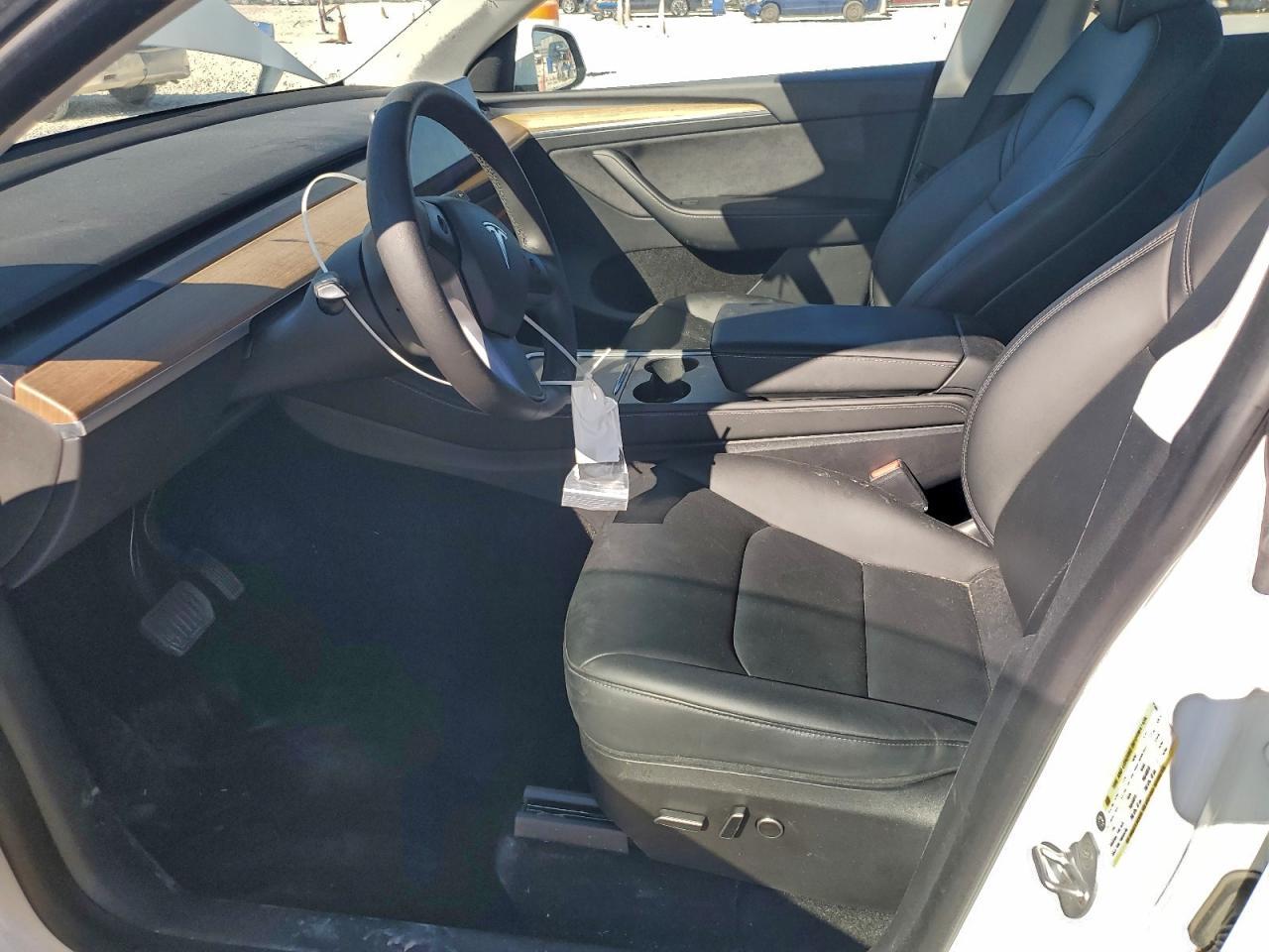 2023 Tesla Model Y - Image 7