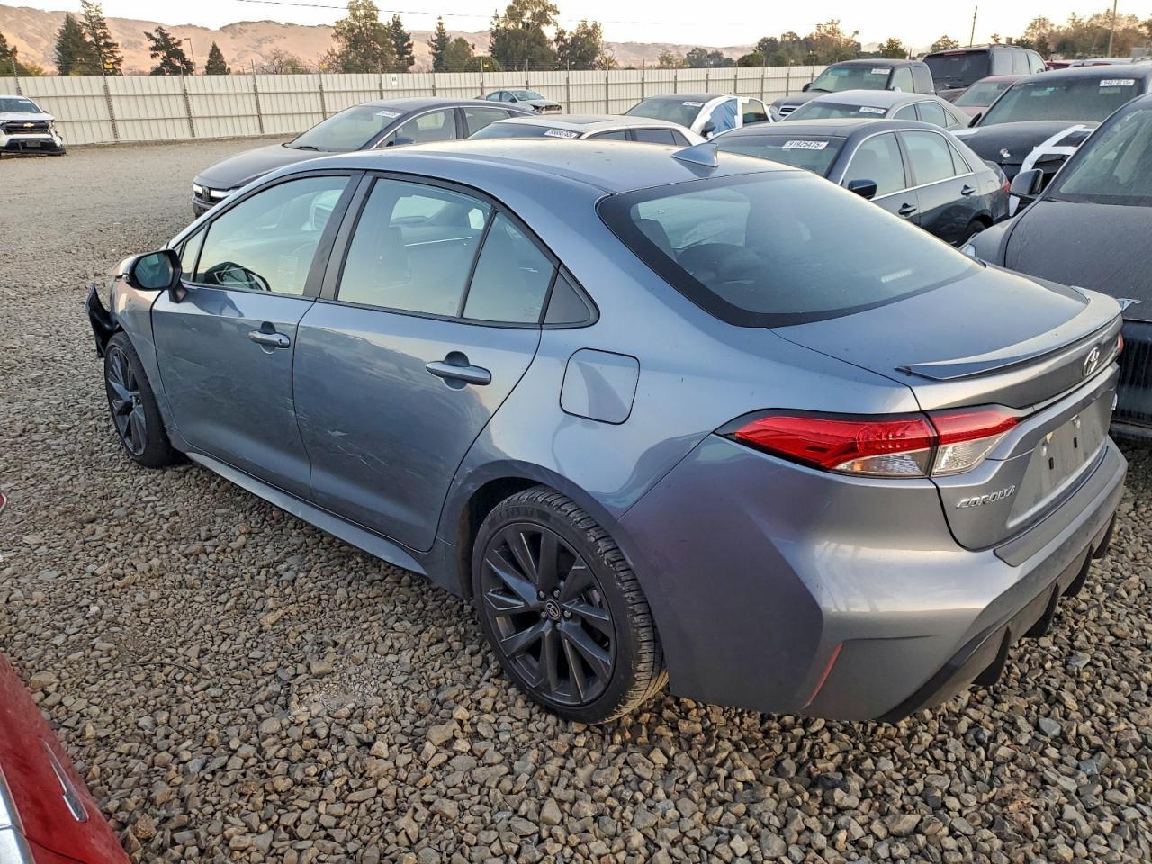 2024 Toyota Corolla Se - Фото 2