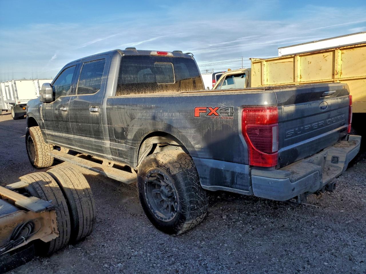 2022 Ford F250 Super Duty - Фото 2
