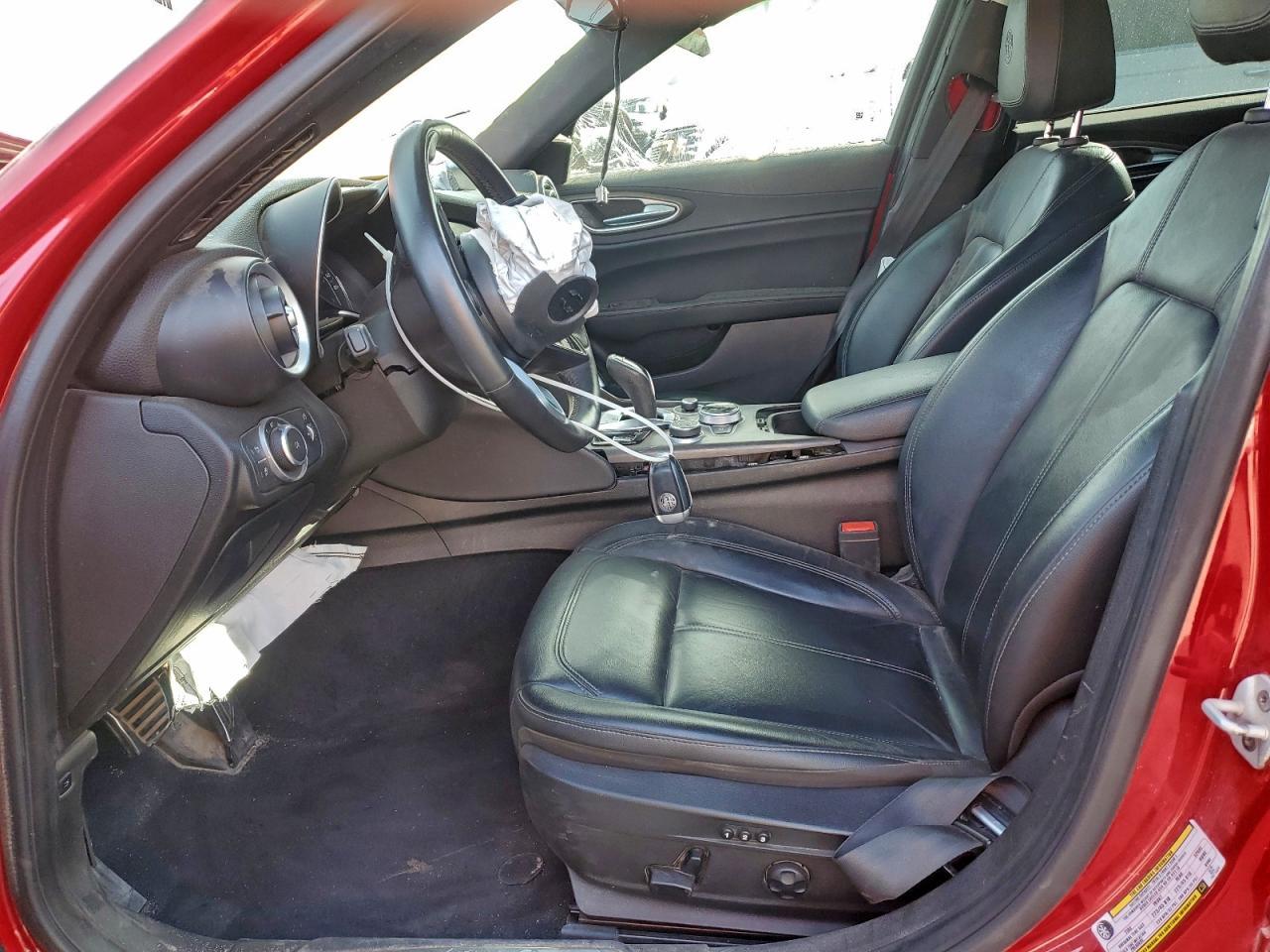 2023 Alfa Romeo Giulia Ti - Image 7