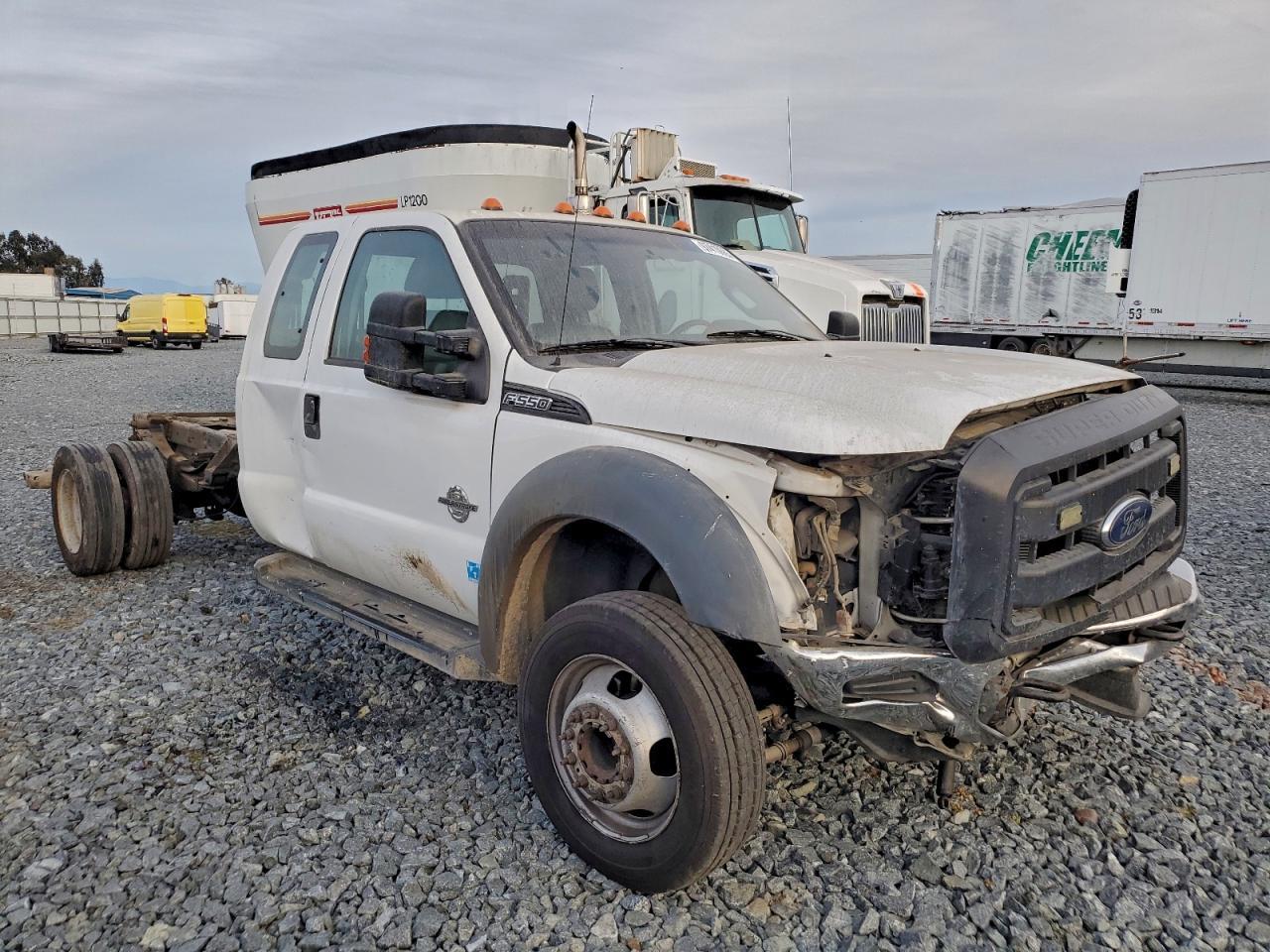 2012 Ford F550 Super Duty Truck Cab And Chassis - Фото 4