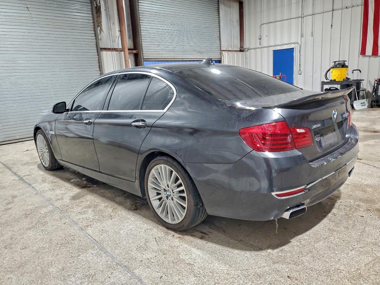 2015 BMW 550 Xi - Фото 2