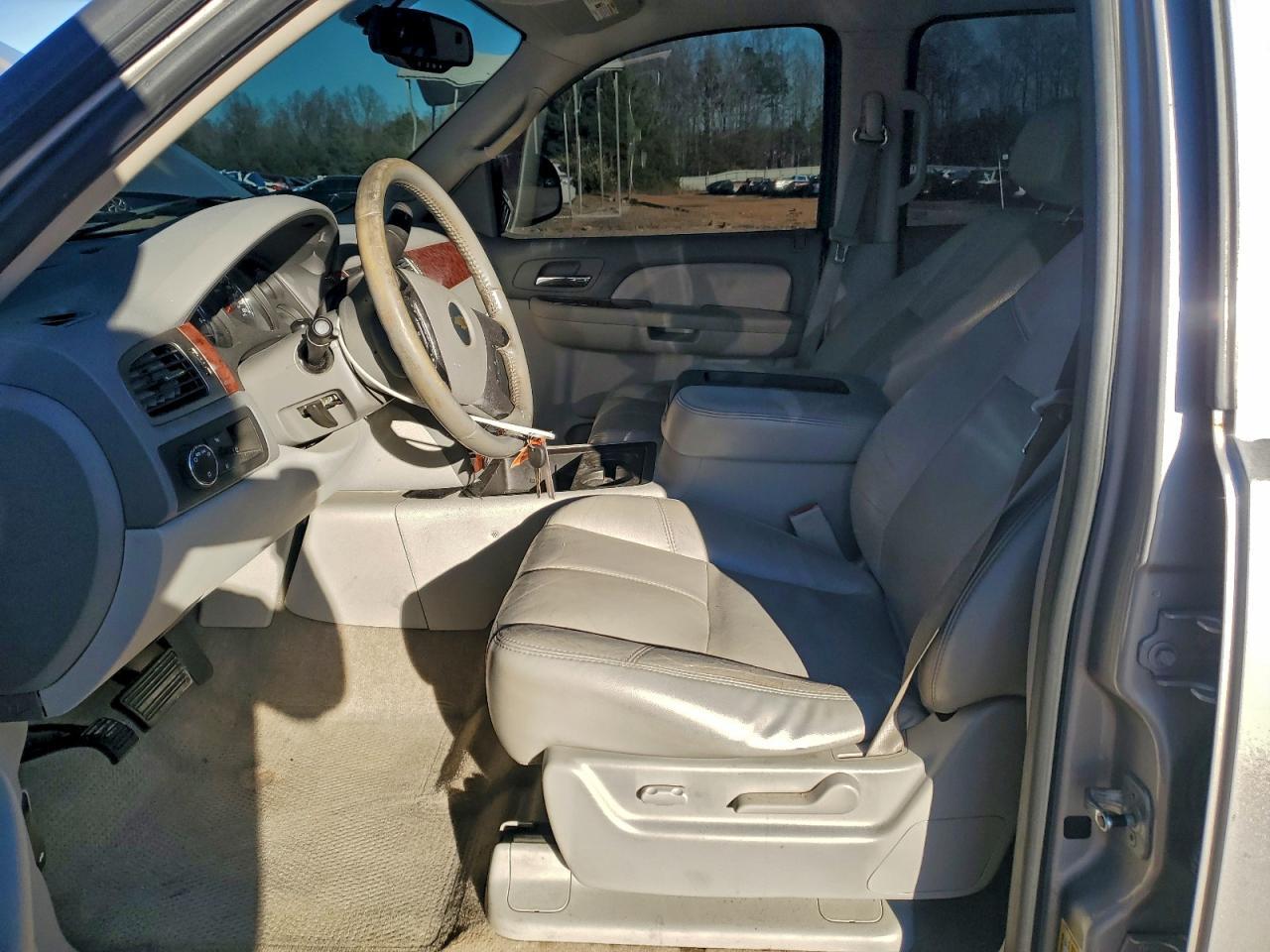 2007 Chevrolet Suburban C1500 - Фото 7