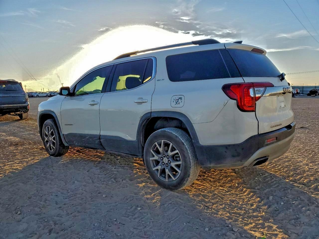 2020 GMC Acadia Slt - Фото 2