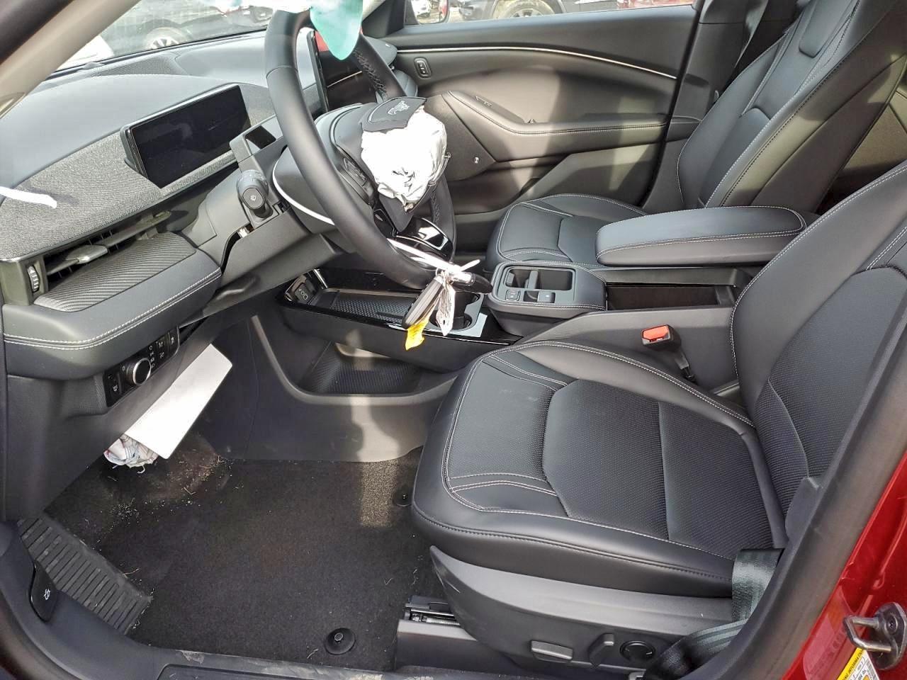 2025 Ford Mustang Mach-E Premium - Фото 7