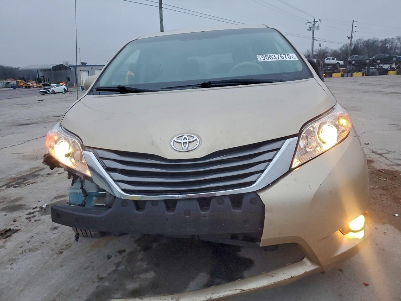 2011 Toyota Sienna Xle - Фото 5
