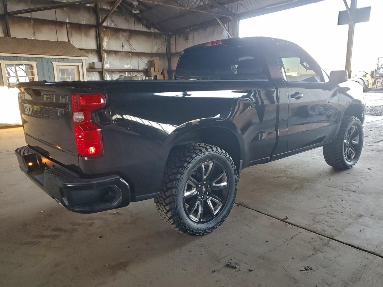 2024 Chevrolet Silverado C1500 - Фото 3