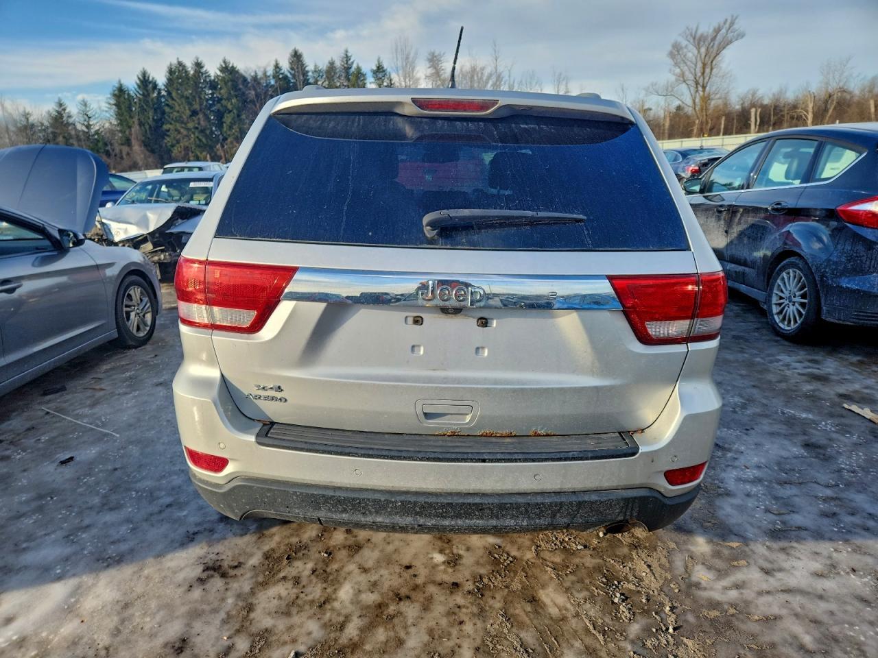 2012 Jeep Grand Cherokee Laredo - Image 6