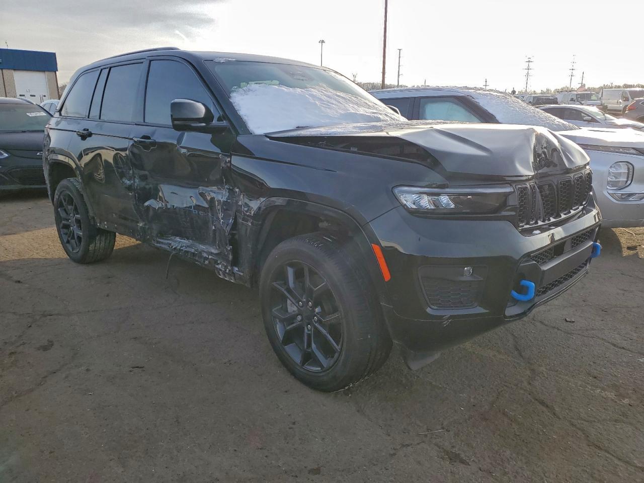 2025 Jeep Grand Cherokee 4Xe - Image 4