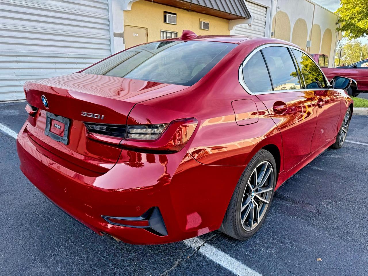 2020 BMW 330I - Фото 4