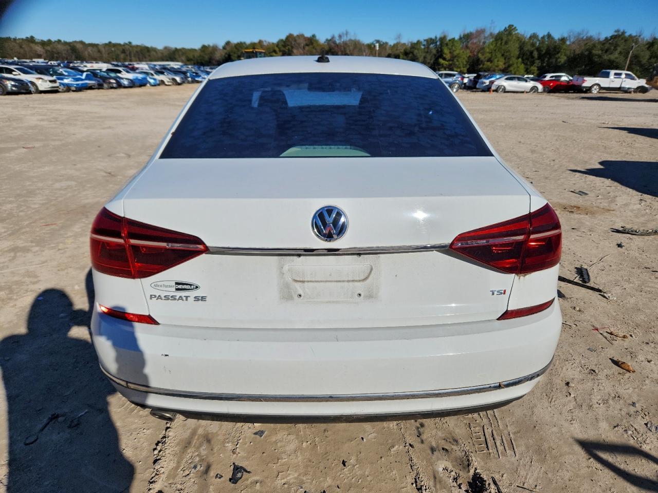 2018 Volkswagen Passat Se - Image 6