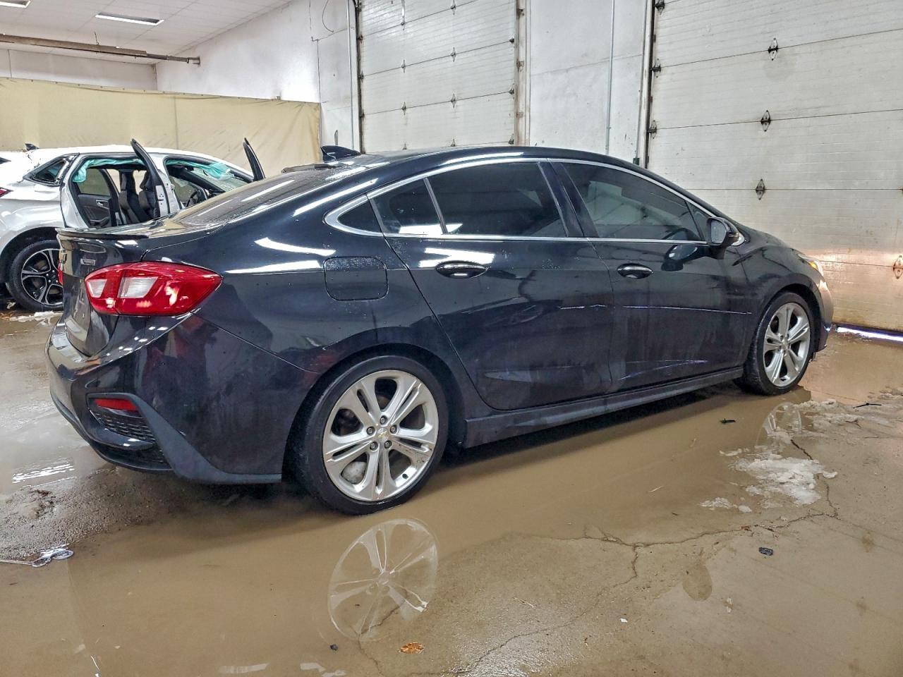 2017 Chevrolet Cruze Premier - Фото 3