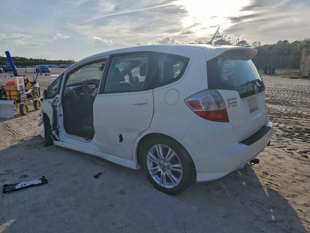 2011 Honda Fit Sport - Фото 2