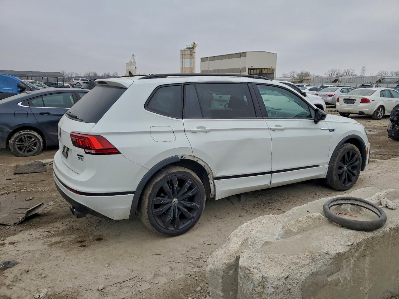 2021 Volkswagen Tiguan Se - Фото 3