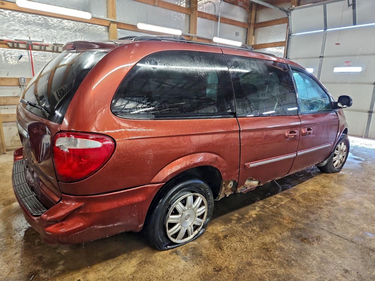 2007 Chrysler Town & Country Touring - Фото 3