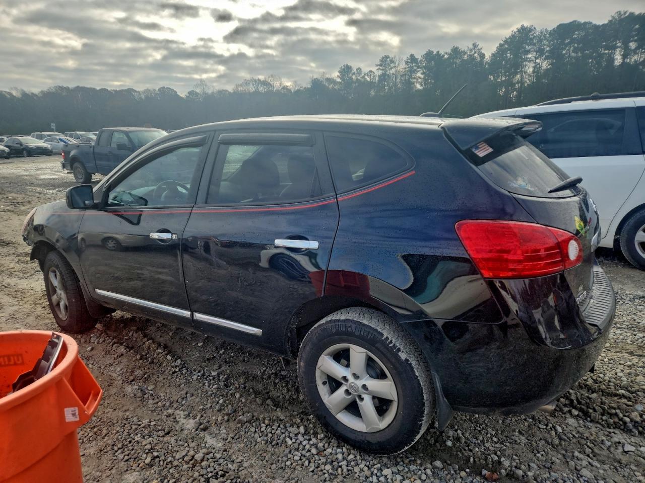 2013 Nissan Rogue S - Фото 2