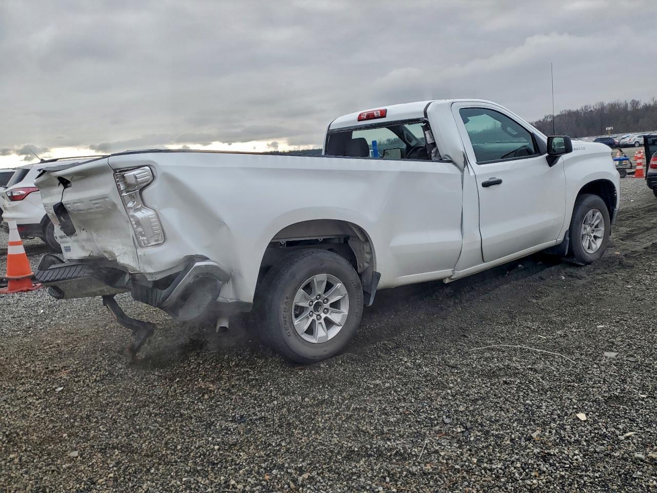 2023 Chevrolet Silverado C1500 - Фото 3