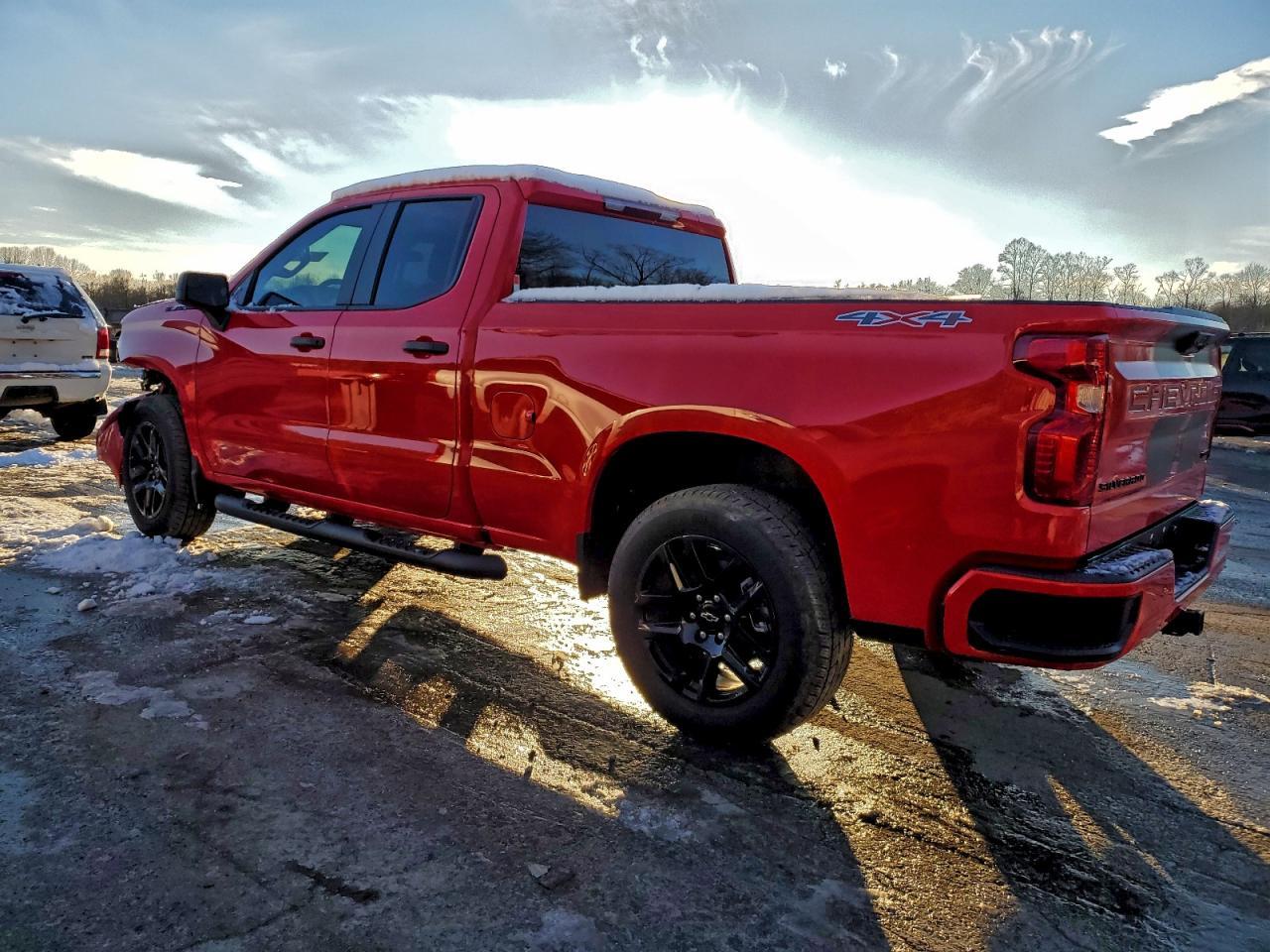 2026 Chevrolet Silverado K1500 Custom - Фото 2