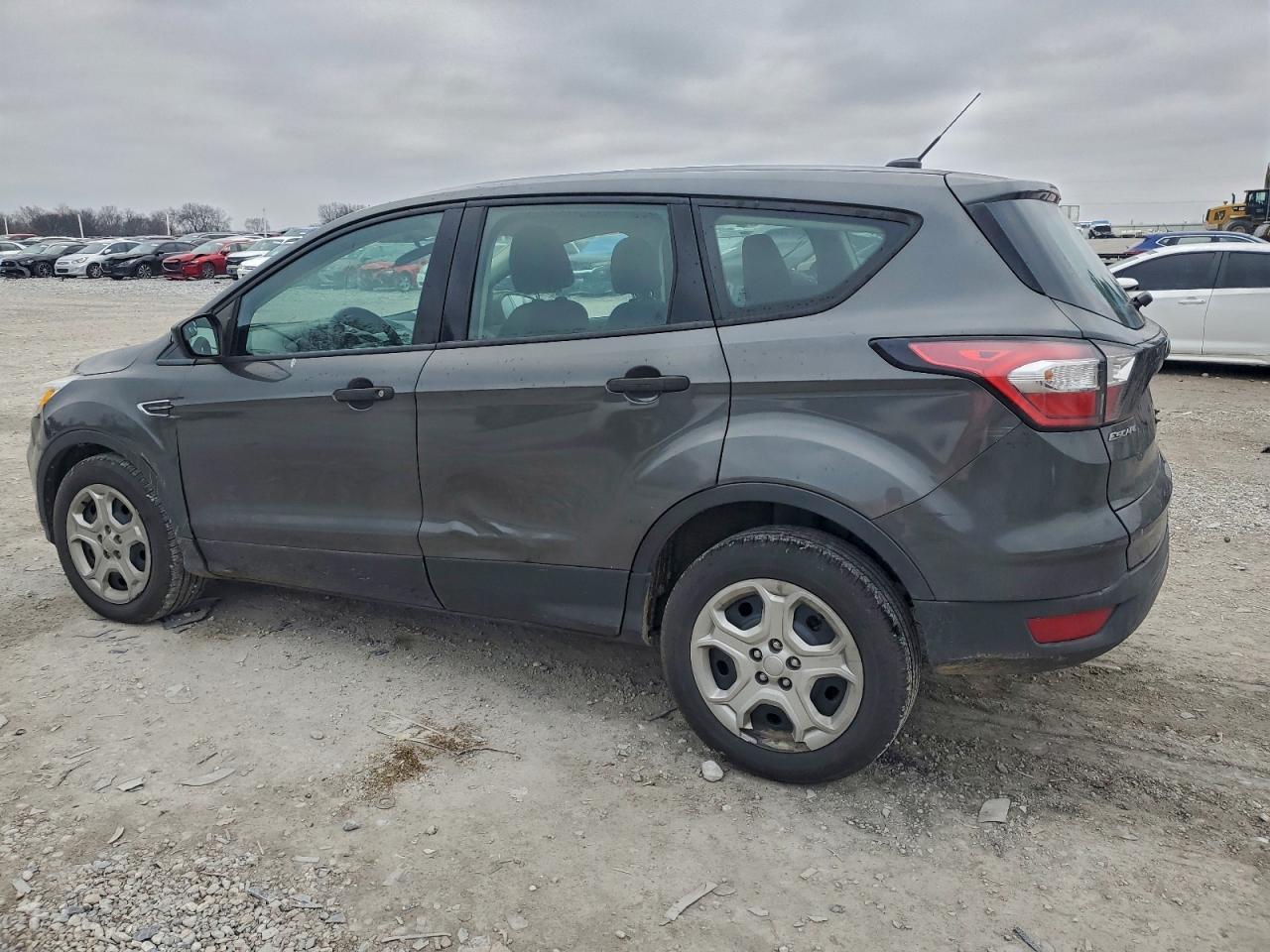 2017 Ford Escape S - Фото 2