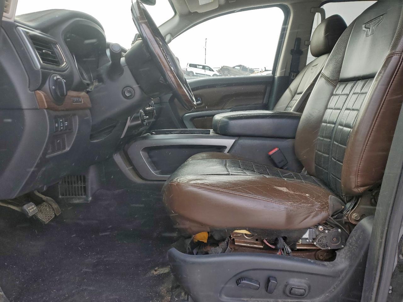 2016 Nissan Titan Xd Platinum Reserve Diesel - Image 7