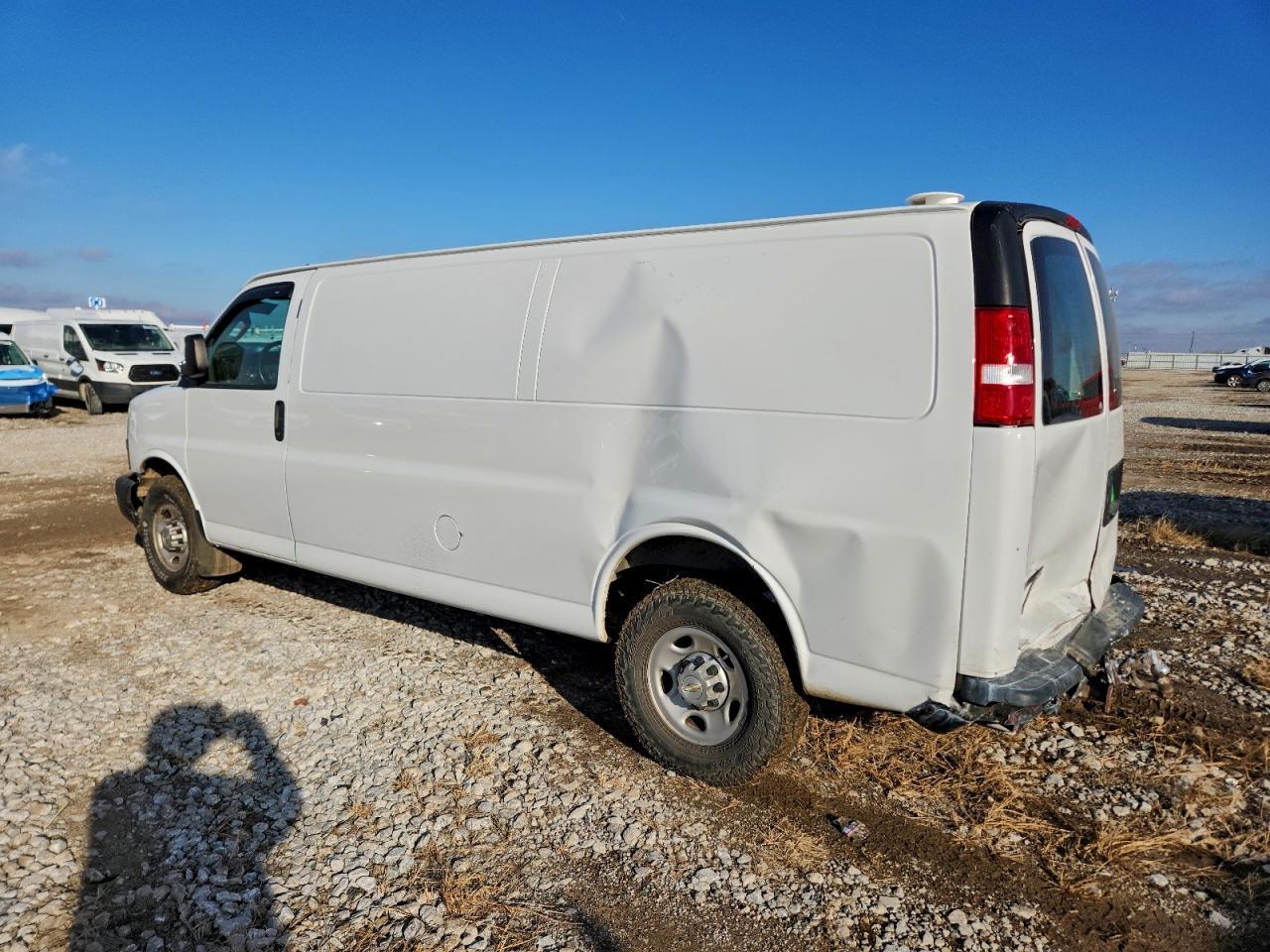 2020 Chevrolet Express 2500 Delivery Van - Фото 2