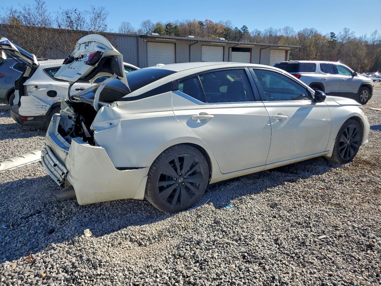2022 Nissan Altima Sr - Фото 3