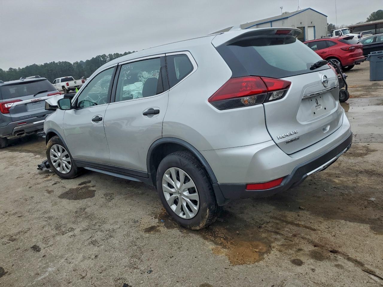 2020 Nissan Rogue S - Фото 2