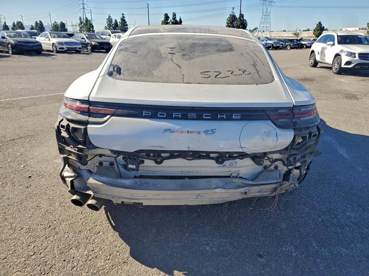 2017 Porsche Panamera - Image 6