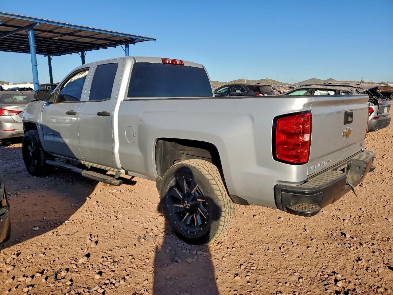 2016 Chevrolet Silverado C1500 - Image 2