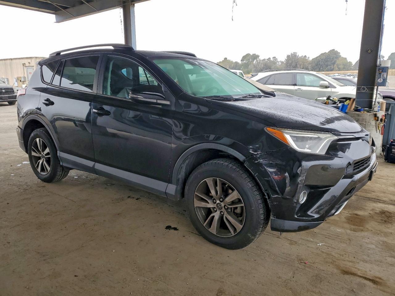 2017 Toyota Rav4 Xle - Фото 4
