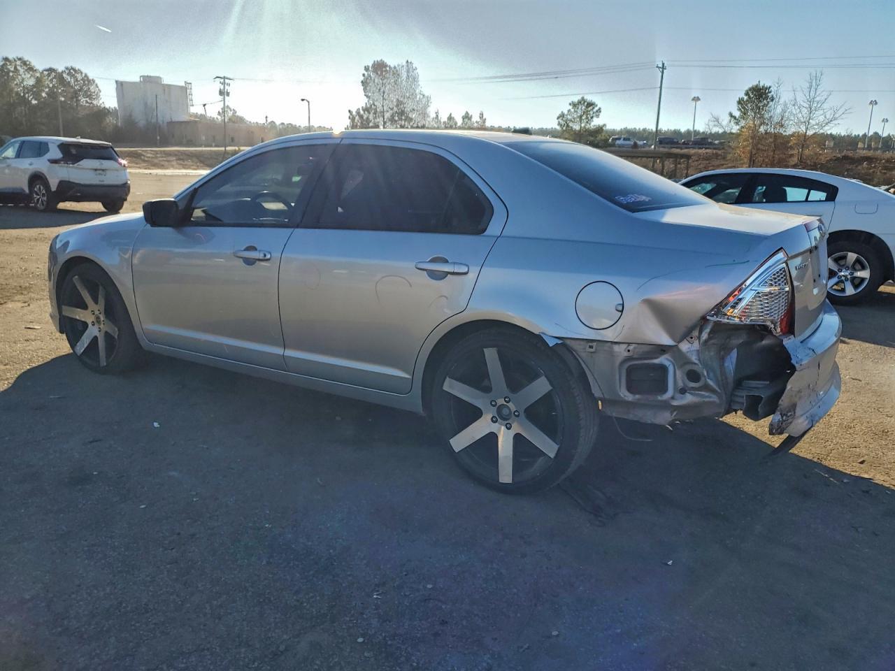 2011 Ford Fusion S - Фото 2