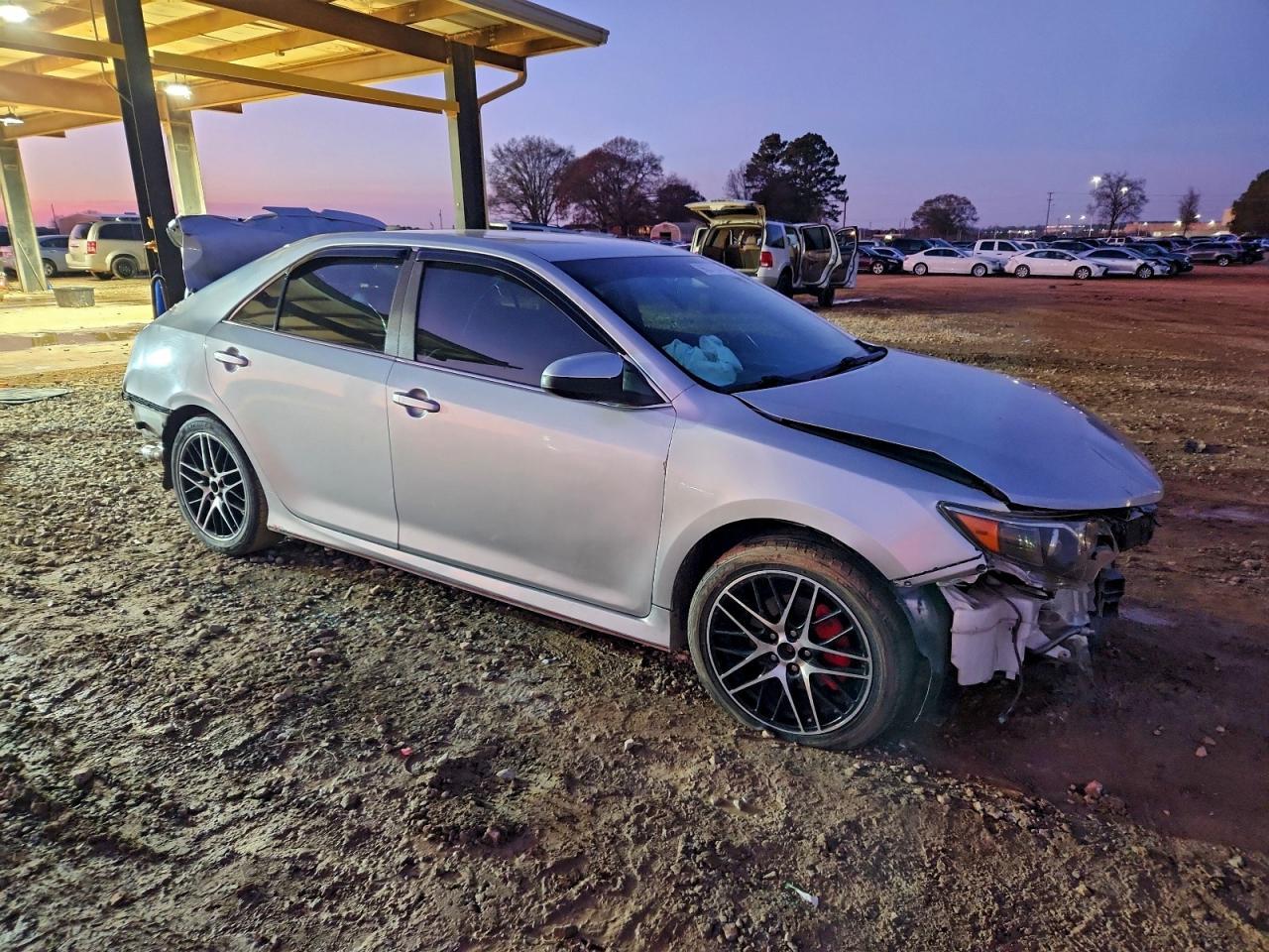 2014 Toyota Camry L - Фото 4