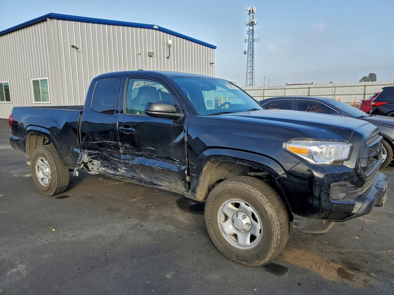 2023 Toyota Tacoma Access Cab - Image 4